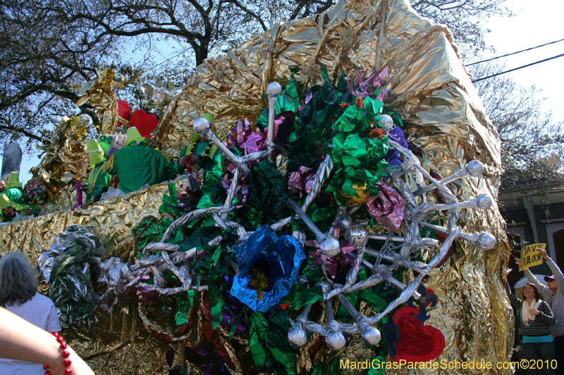Krewe-of-Mid-City-2010-Mardi-Gras-New-Orleans-Carnival-9073