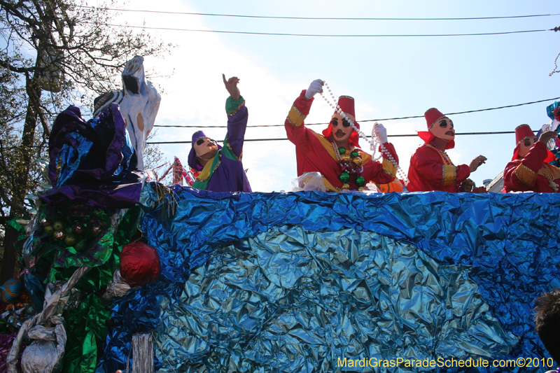 Krewe-of-Mid-City-2010-Mardi-Gras-New-Orleans-Carnival-9080