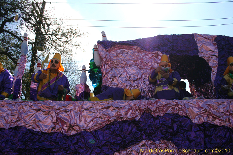 Krewe-of-Mid-City-2010-Mardi-Gras-New-Orleans-Carnival-9091