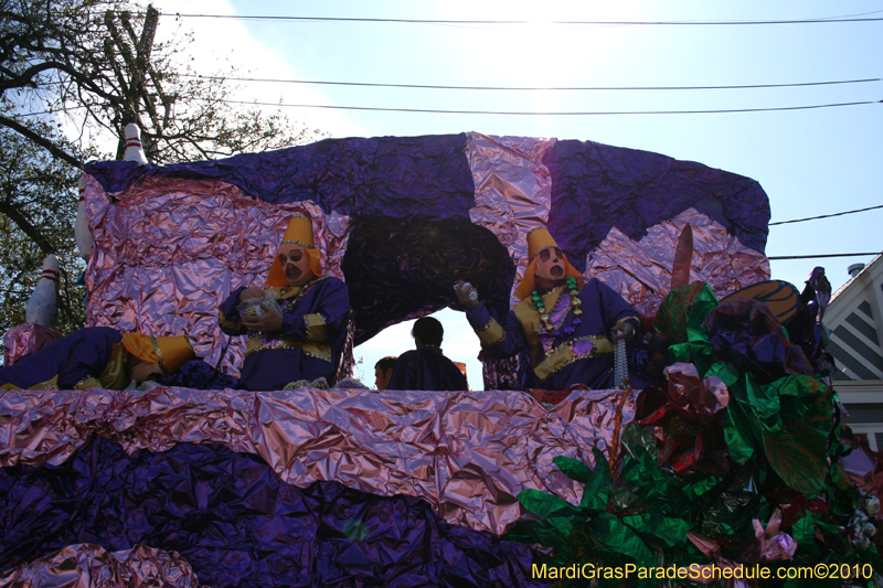 Krewe-of-Mid-City-2010-Mardi-Gras-New-Orleans-Carnival-9092