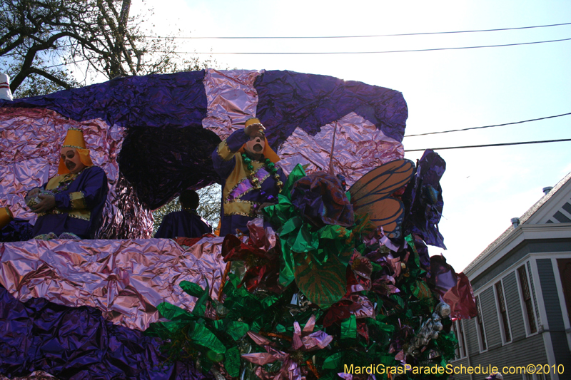 Krewe-of-Mid-City-2010-Mardi-Gras-New-Orleans-Carnival-9093