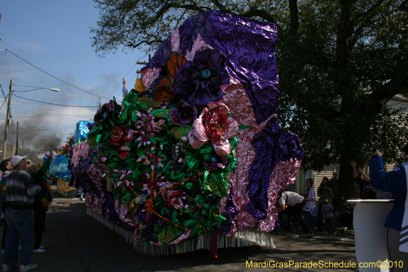 Krewe-of-Mid-City-2010-Mardi-Gras-New-Orleans-Carnival-9096