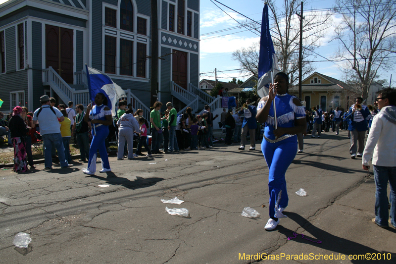 Krewe-of-Mid-City-2010-Mardi-Gras-New-Orleans-Carnival-9098