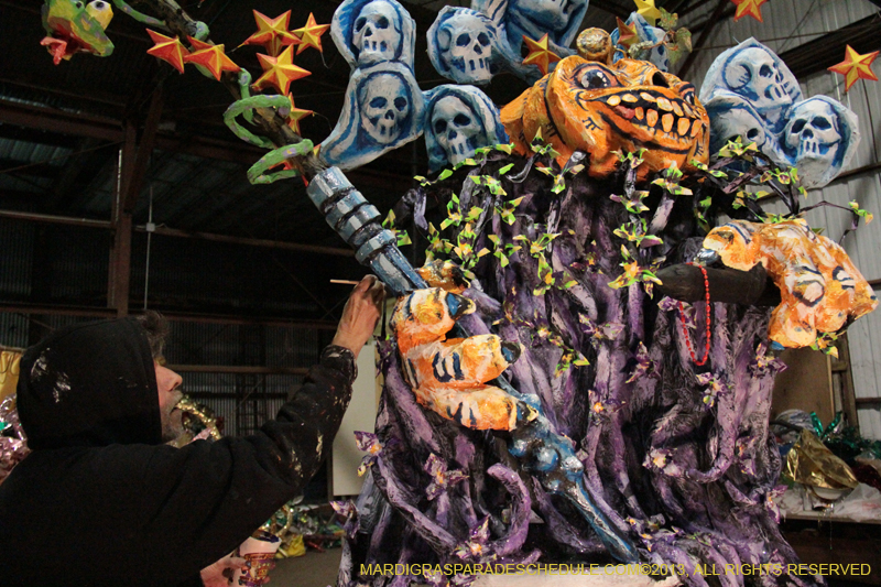 Krewe-of-Mid-City-Den-2013-1059