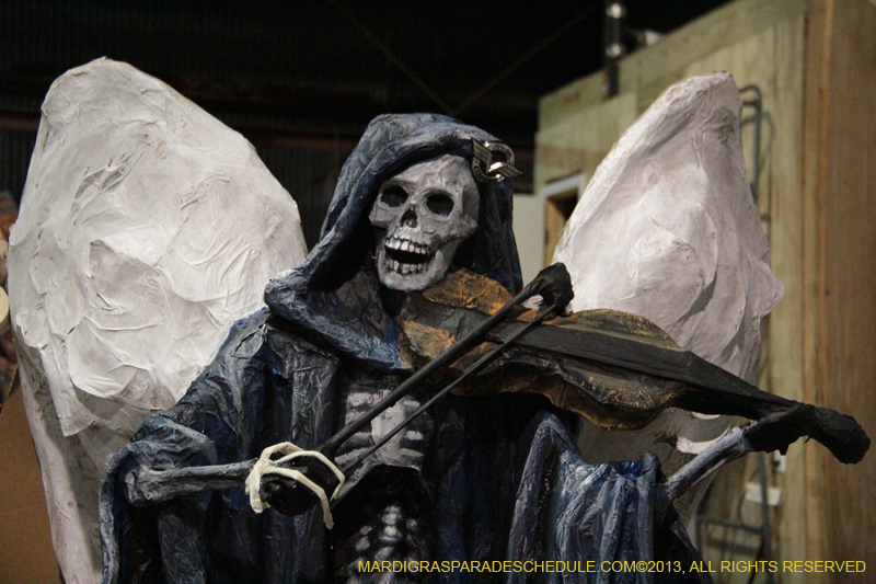 Krewe-of-Mid-City-Den-2013-1065