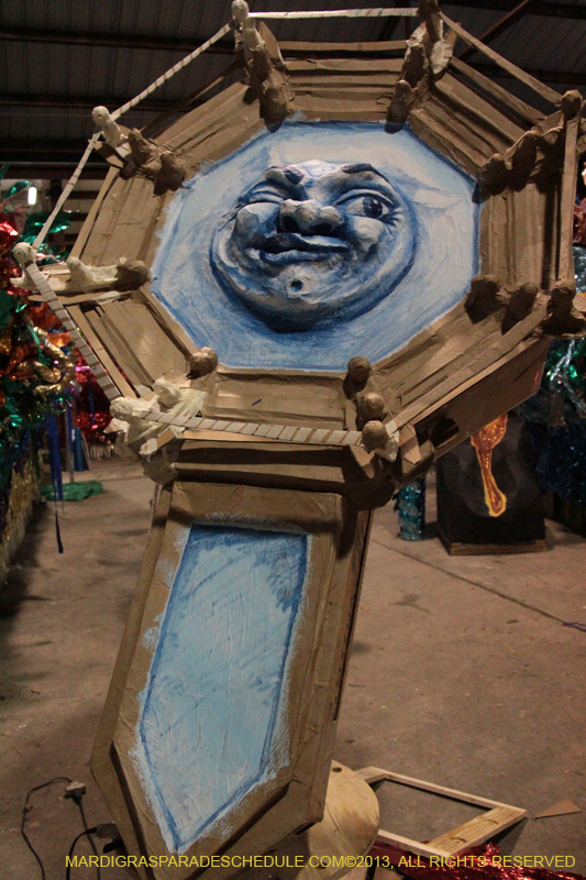 Krewe-of-Mid-City-Den-2013-1074