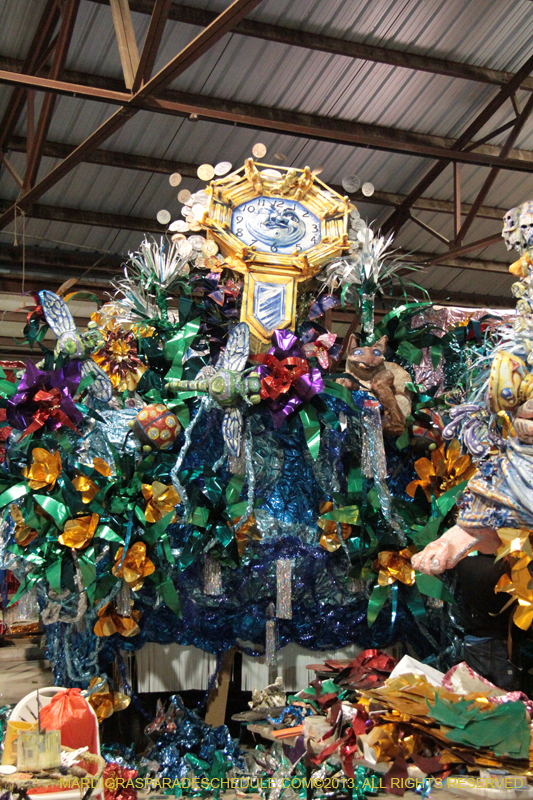 Krewe-of-Mid-City-Den-2013-1146