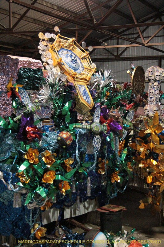 Krewe-of-Mid-City-Den-2013-1151