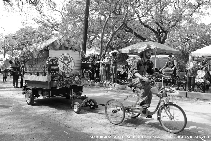 Krewe-of-Mid-City-00053-2022