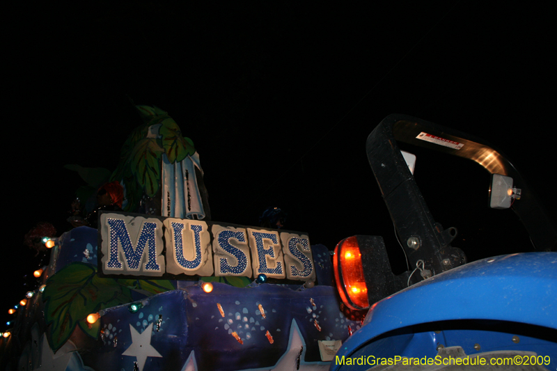 2009-Krewe-of-Muses-New-Orleans-Mardi-Gras-0444
