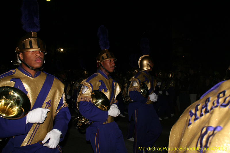 2009-Krewe-of-Muses-New-Orleans-Mardi-Gras-0459