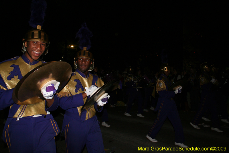 2009-Krewe-of-Muses-New-Orleans-Mardi-Gras-0462