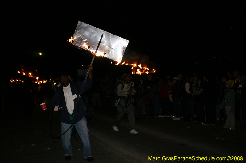 2009-Krewe-of-Muses-New-Orleans-Mardi-Gras-0468