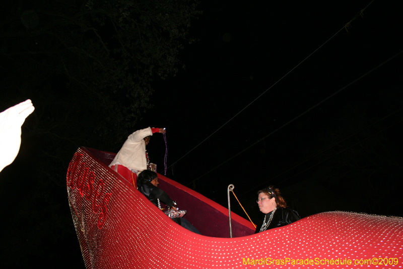 2009-Krewe-of-Muses-New-Orleans-Mardi-Gras-0471