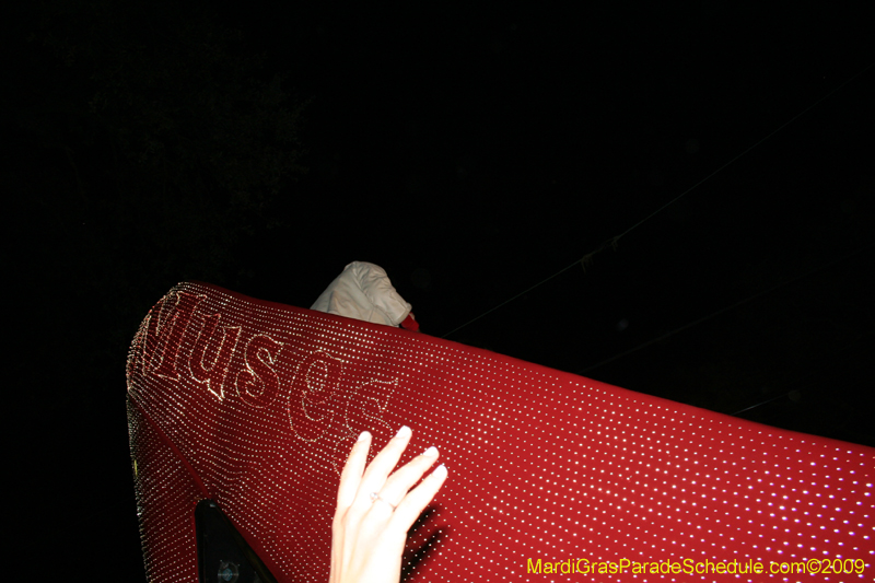 2009-Krewe-of-Muses-New-Orleans-Mardi-Gras-0472