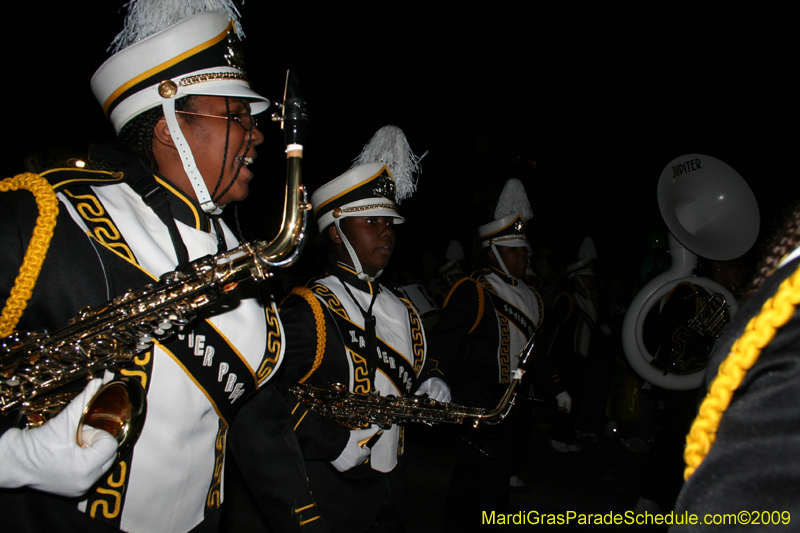 2009-Krewe-of-Muses-New-Orleans-Mardi-Gras-0483