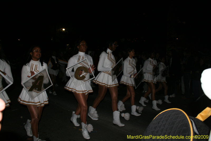 2009-Krewe-of-Muses-New-Orleans-Mardi-Gras-0485