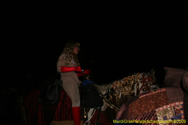 2009-Krewe-of-Muses-New-Orleans-Mardi-Gras-0498