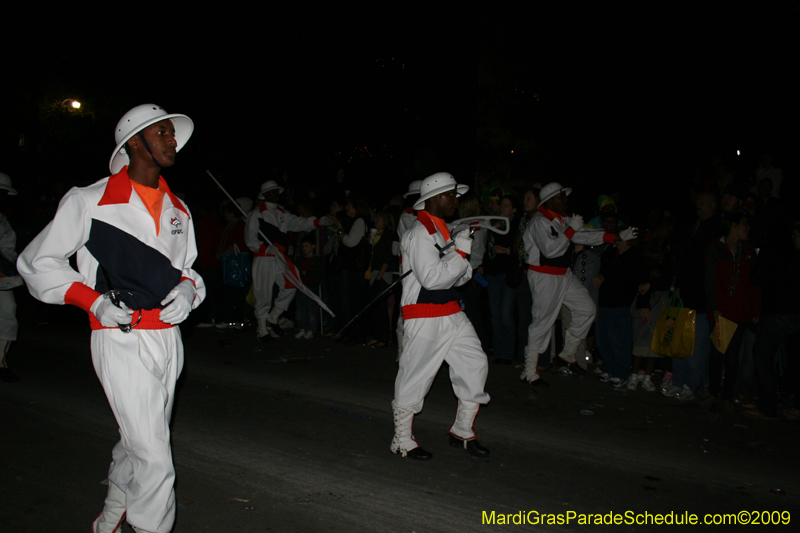 2009-Krewe-of-Muses-New-Orleans-Mardi-Gras-0508