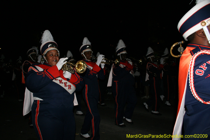 2009-Krewe-of-Muses-New-Orleans-Mardi-Gras-0516