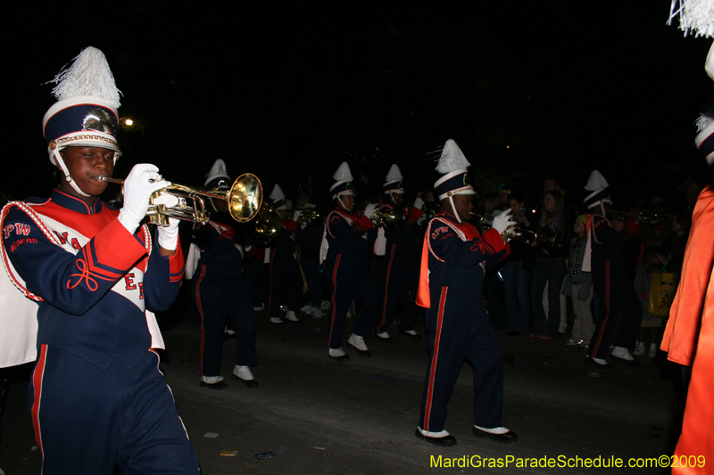 2009-Krewe-of-Muses-New-Orleans-Mardi-Gras-0518