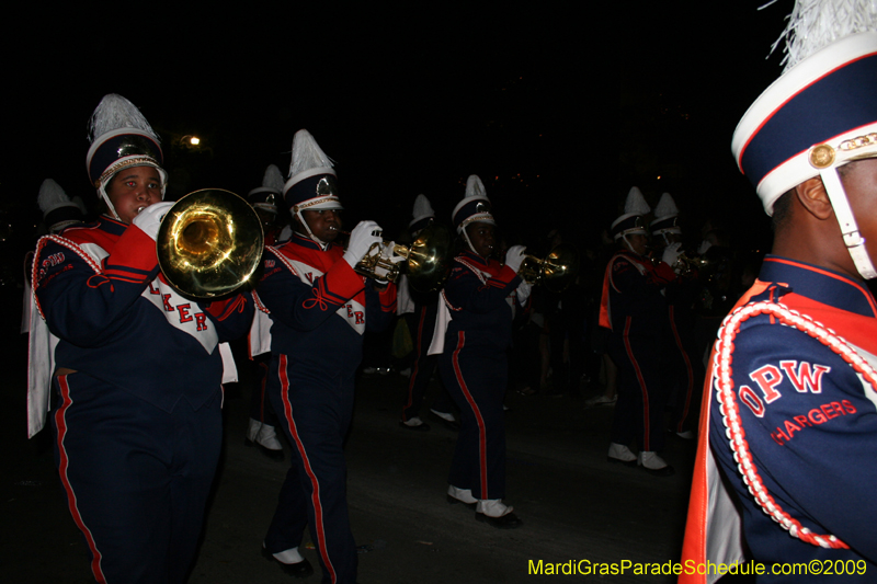 2009-Krewe-of-Muses-New-Orleans-Mardi-Gras-0519