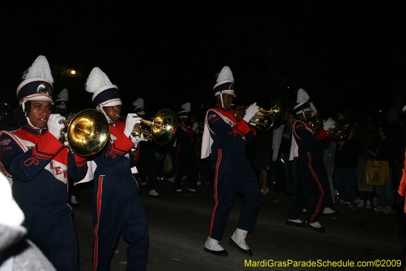 2009-Krewe-of-Muses-New-Orleans-Mardi-Gras-0520