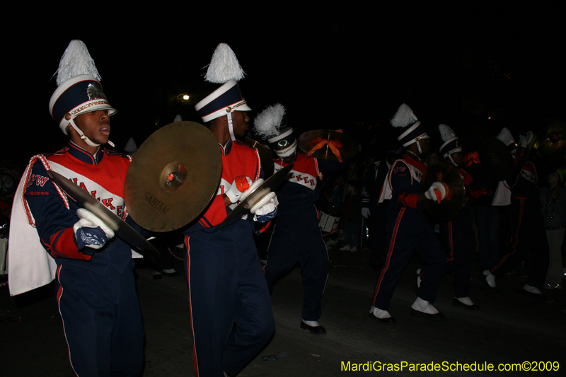2009-Krewe-of-Muses-New-Orleans-Mardi-Gras-0526