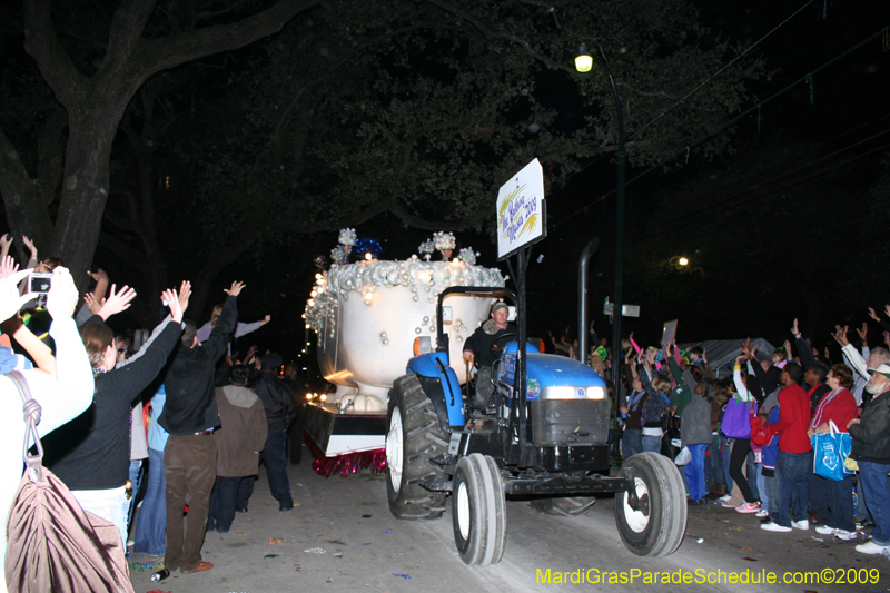 2009-Krewe-of-Muses-New-Orleans-Mardi-Gras-0539