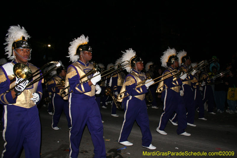 2009-Krewe-of-Muses-New-Orleans-Mardi-Gras-0552