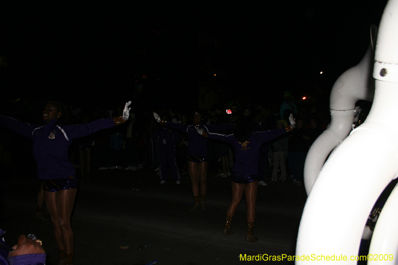 2009-Krewe-of-Muses-New-Orleans-Mardi-Gras-0562