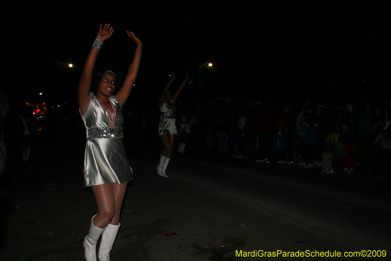 2009-Krewe-of-Muses-New-Orleans-Mardi-Gras-0704