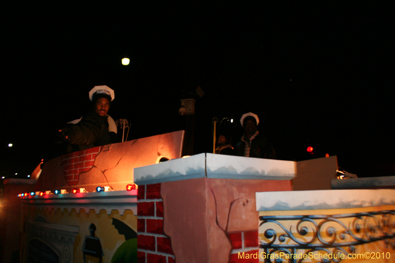 Krewe-of-Muses-2010-Carnival-New-Orleans-6828