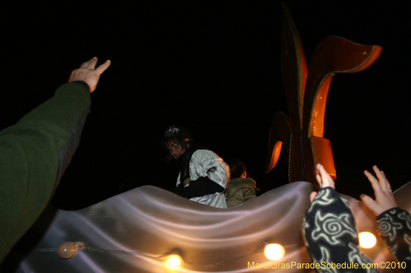 Krewe-of-Muses-2010-Carnival-New-Orleans-6830