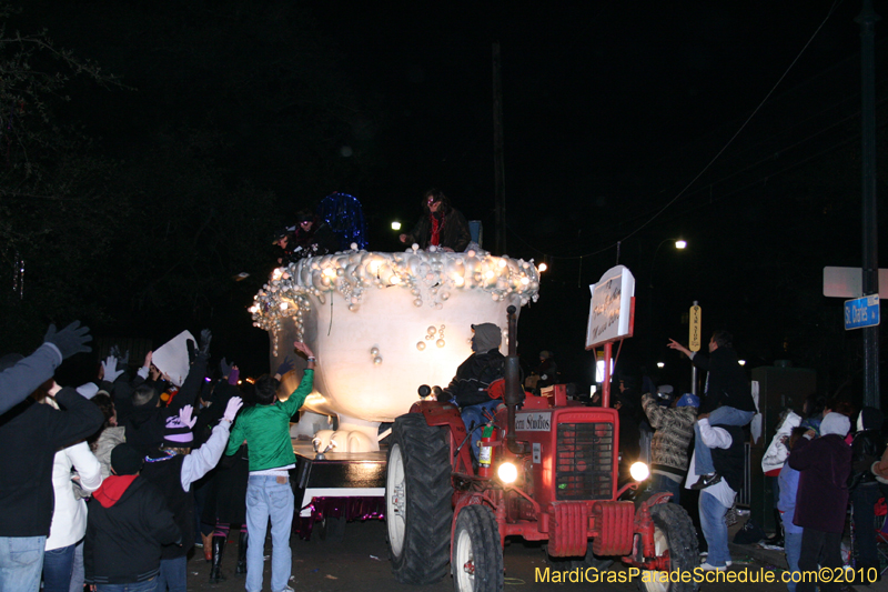 Krewe-of-Muses-2010-Carnival-New-Orleans-6836
