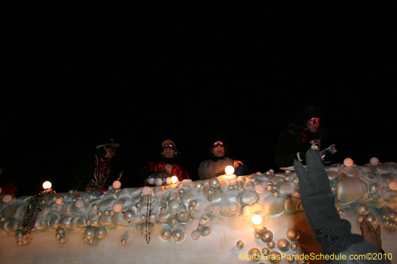 Krewe-of-Muses-2010-Carnival-New-Orleans-6839