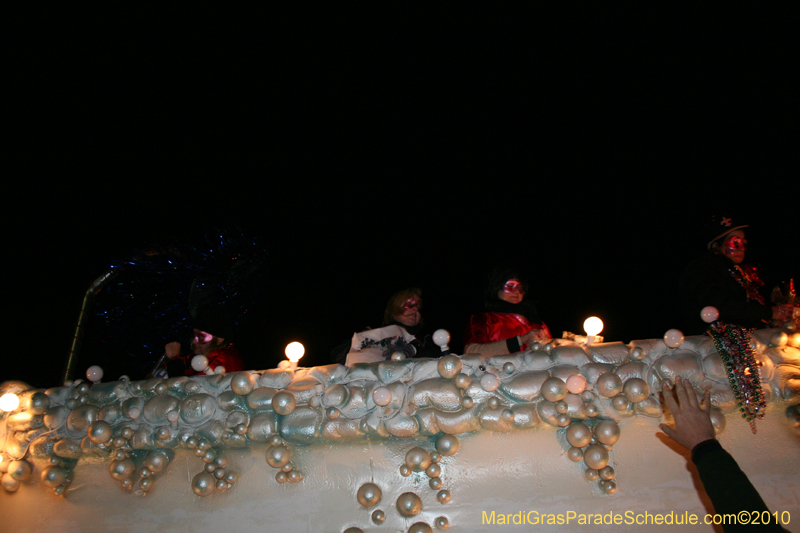 Krewe-of-Muses-2010-Carnival-New-Orleans-6841