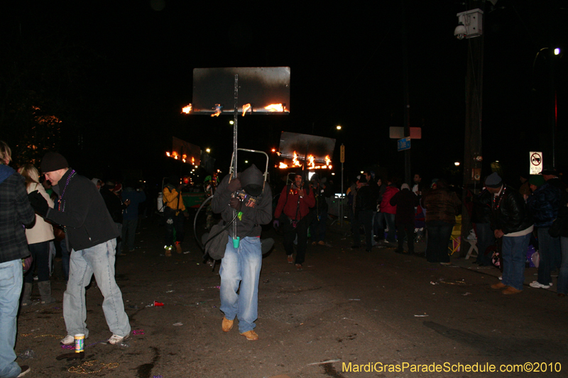 Krewe-of-Muses-2010-Carnival-New-Orleans-6842
