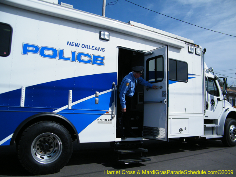 Krewe-of-Okeanos-2009-Mardi-Gras-New-Orleans-8666