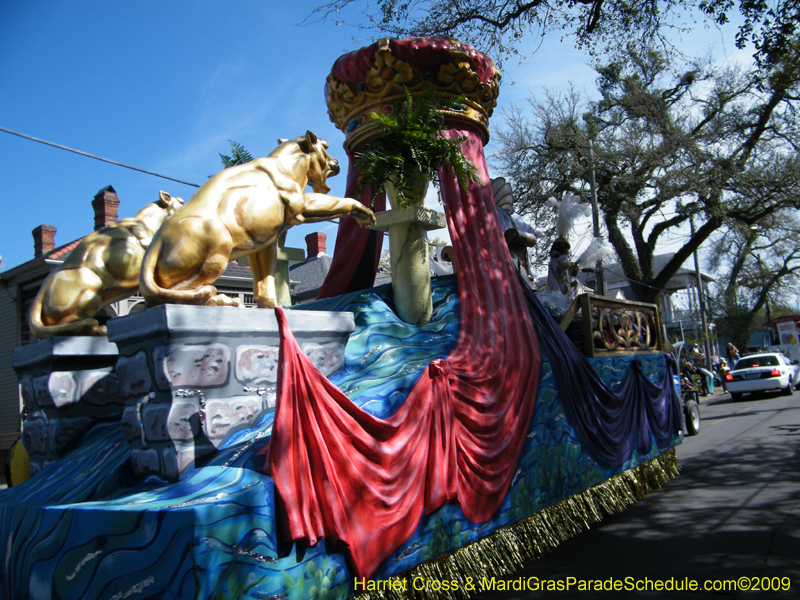Krewe-of-Okeanos-2009-Mardi-Gras-New-Orleans-8701