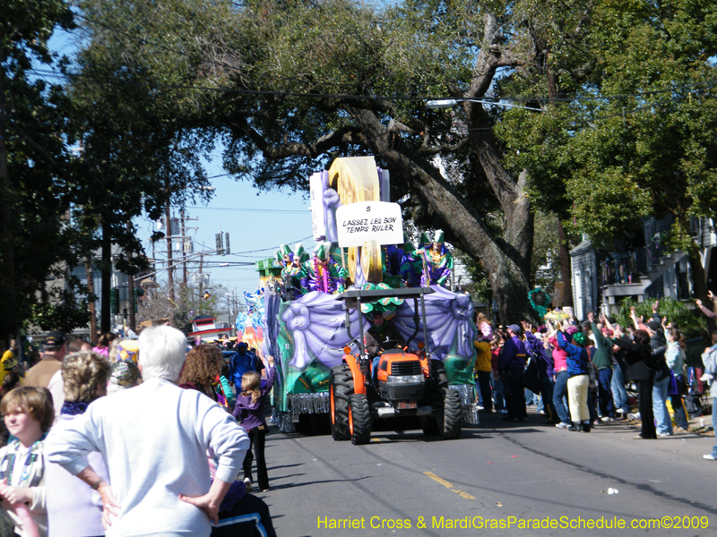 Krewe-of-Okeanos-2009-Mardi-Gras-New-Orleans-8710