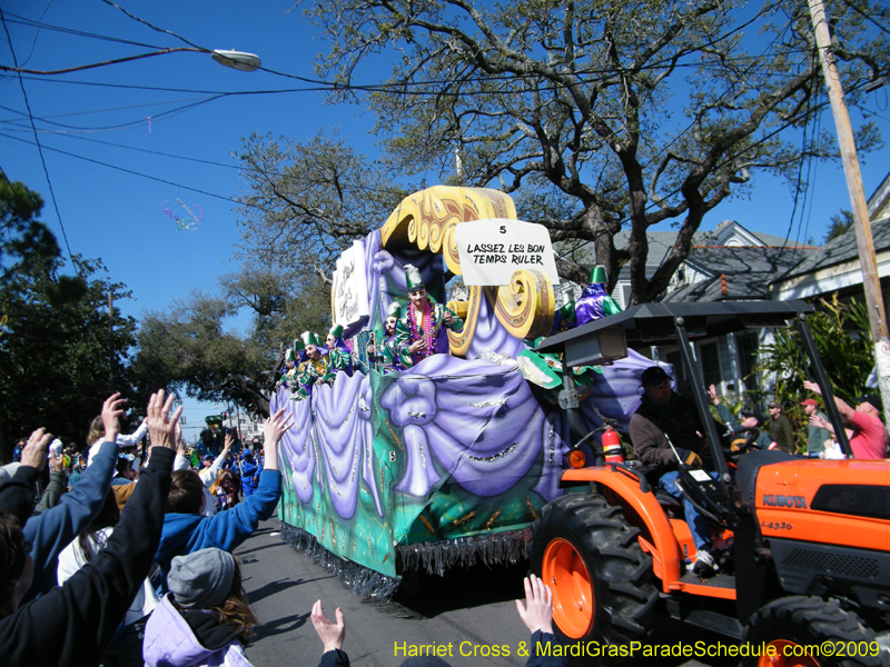 Krewe-of-Okeanos-2009-Mardi-Gras-New-Orleans-8711