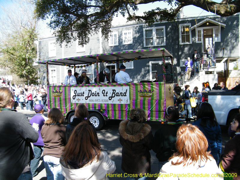 Krewe-of-Okeanos-2009-Mardi-Gras-New-Orleans-8753