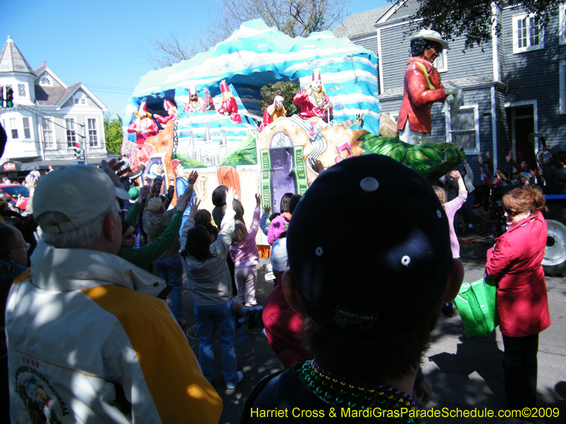 Krewe-of-Okeanos-2009-Mardi-Gras-New-Orleans-8754