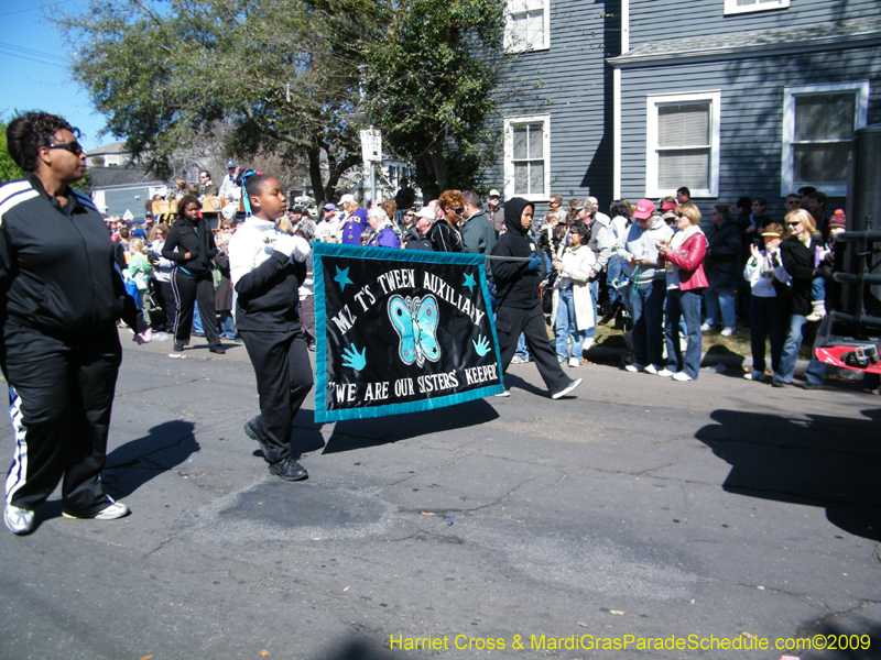 Krewe-of-Okeanos-2009-Mardi-Gras-New-Orleans-8756