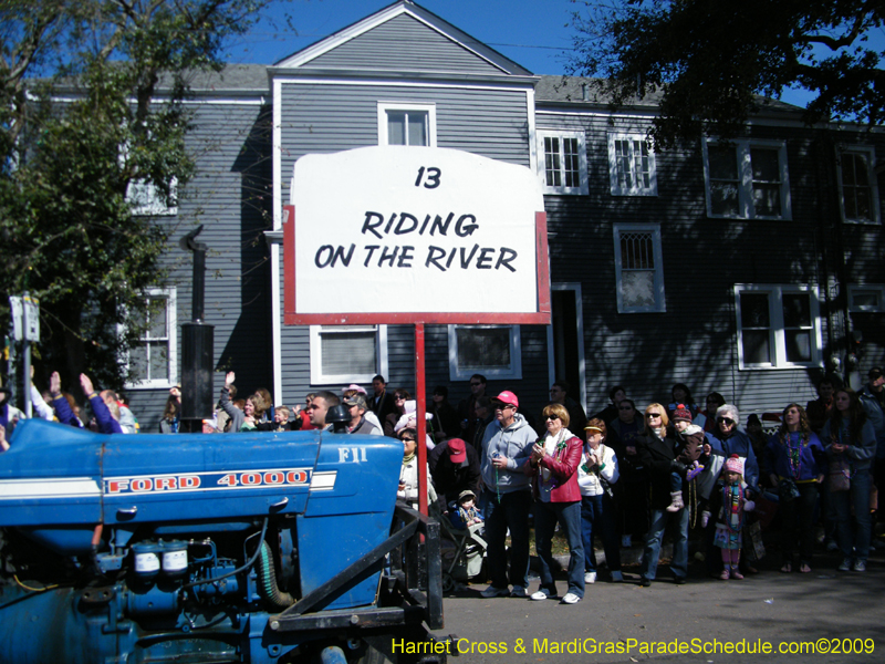 Krewe-of-Okeanos-2009-Mardi-Gras-New-Orleans-8763