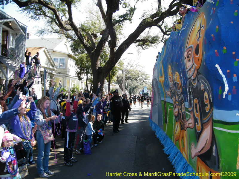 Krewe-of-Okeanos-2009-Mardi-Gras-New-Orleans-8773