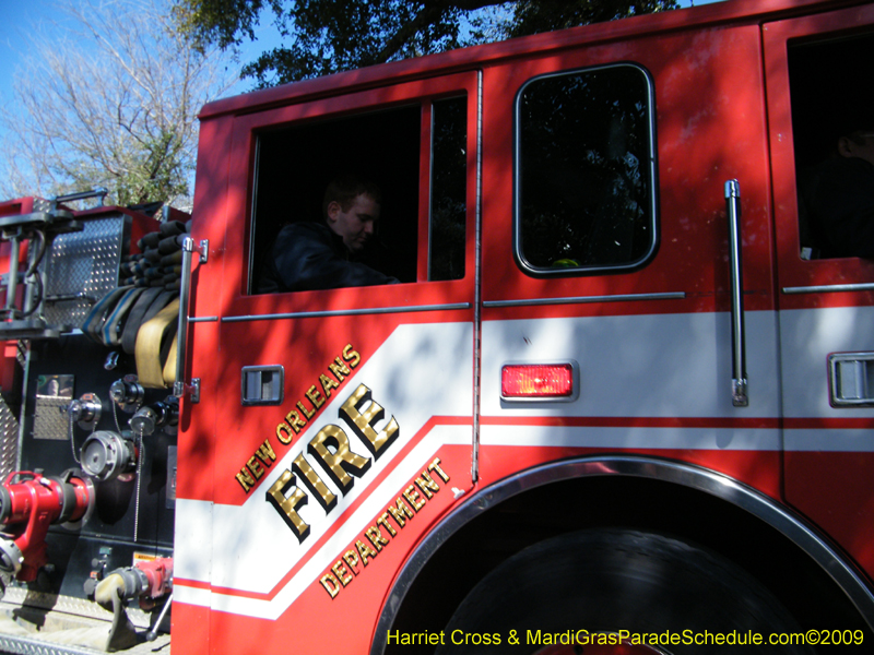 Krewe-of-Okeanos-2009-Mardi-Gras-New-Orleans-8793
