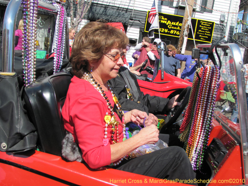 Krewe-of-Okeanos-2010-Mardi-Gras-New-Orleans-0416