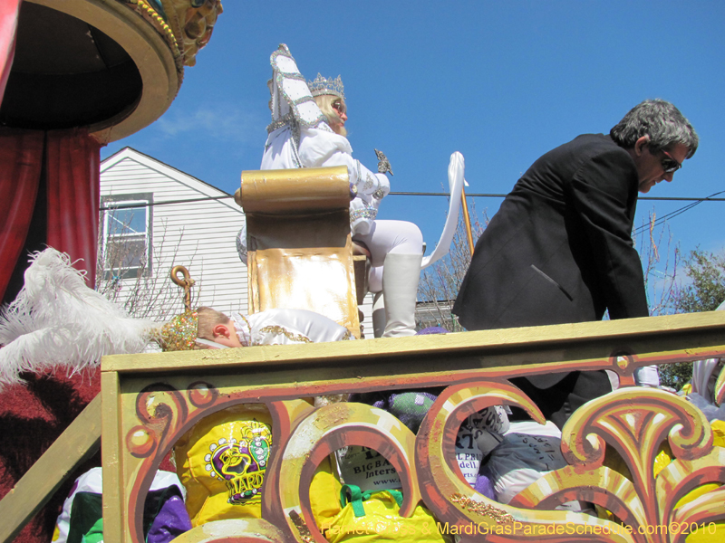 Krewe-of-Okeanos-2010-Mardi-Gras-New-Orleans-0424